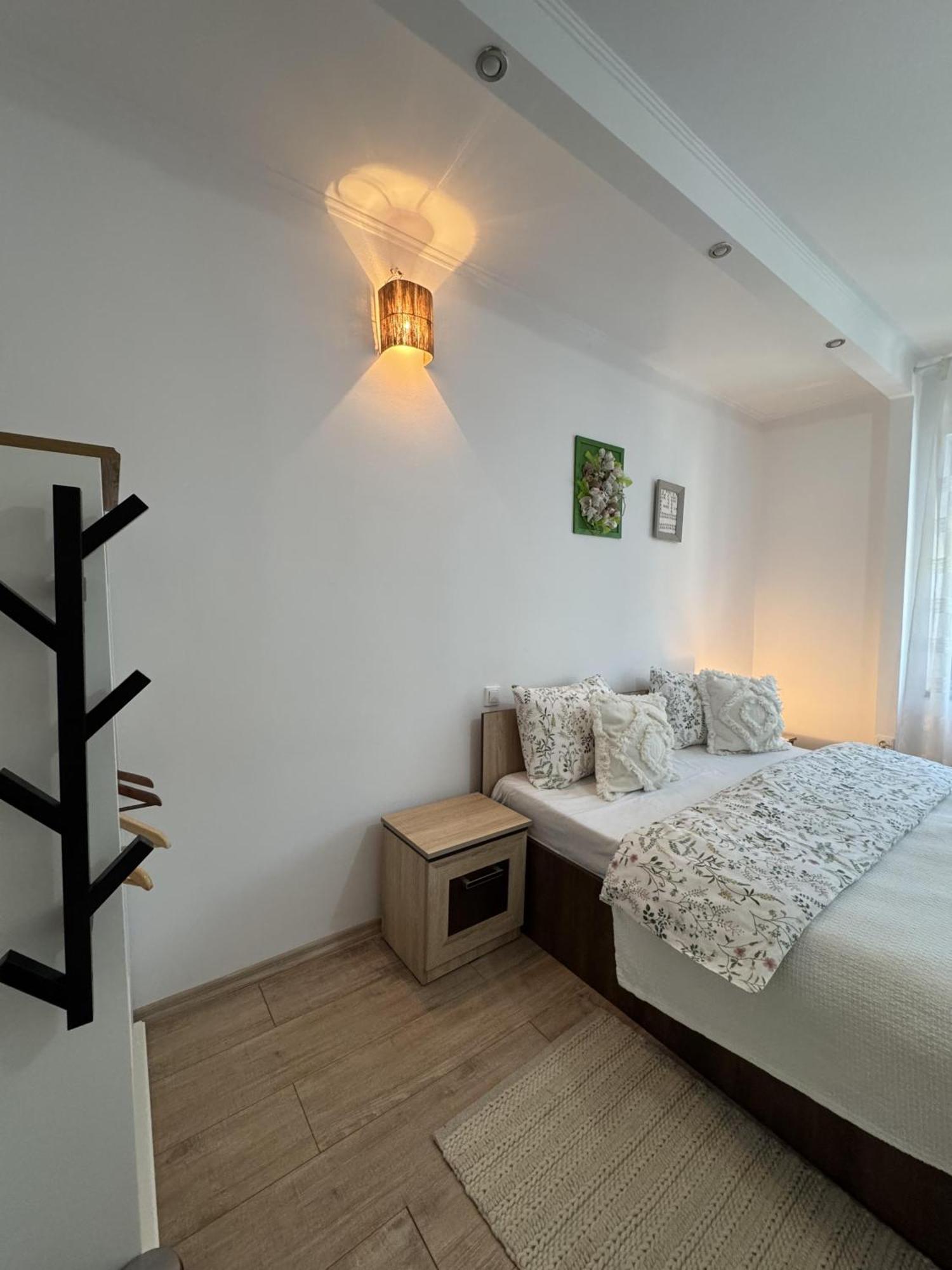 Vik'S Home Сігішоара Екстер'єр фото
