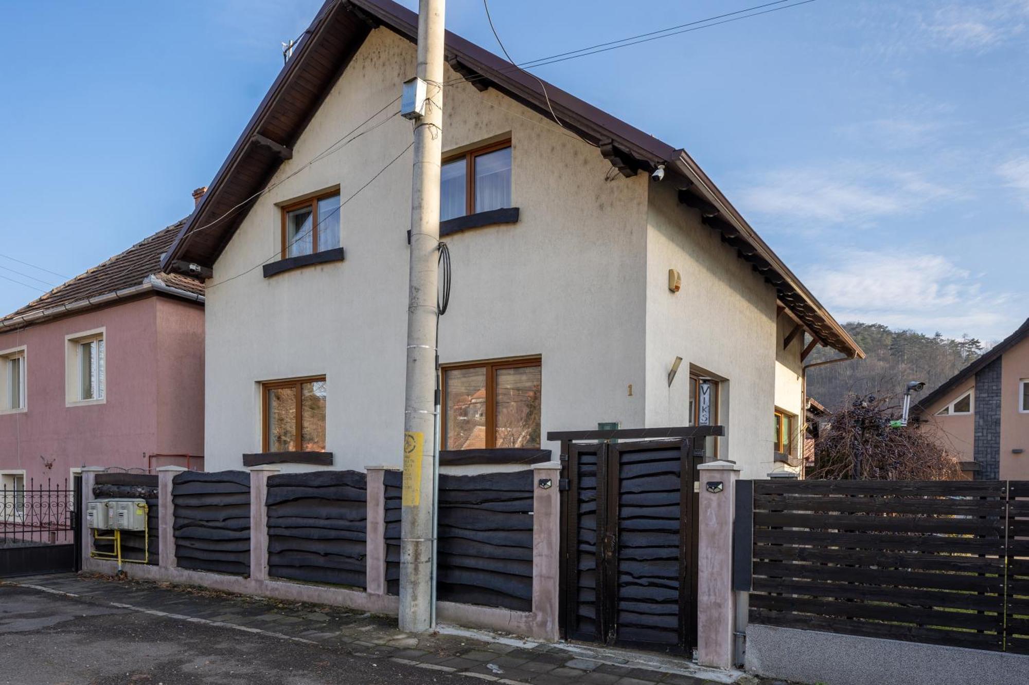 Vik'S Home Сігішоара Екстер'єр фото