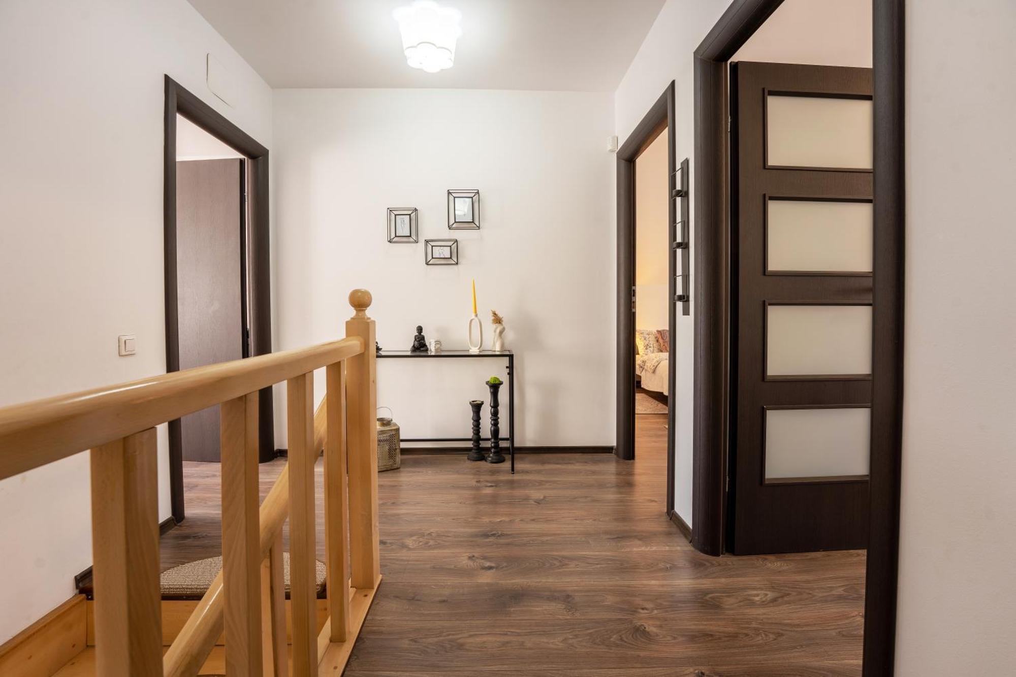 Vik'S Home Сігішоара Екстер'єр фото